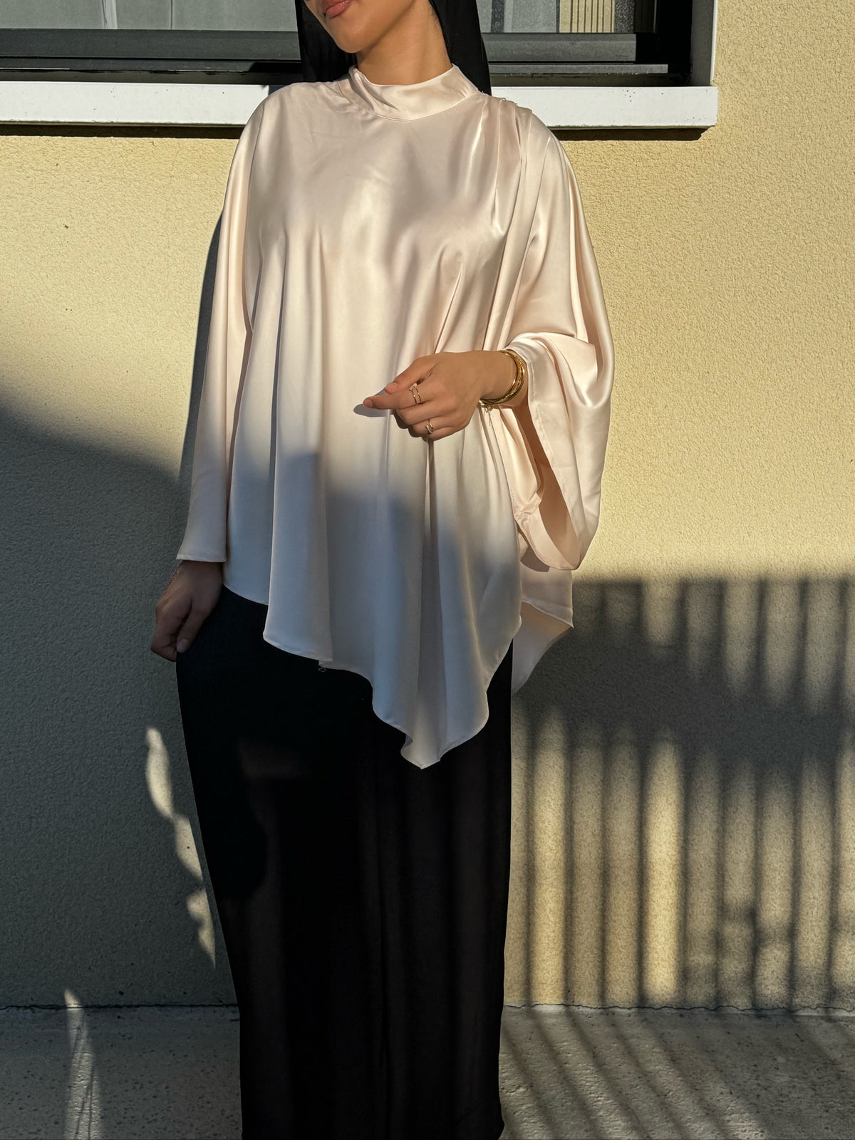 Blouse Asymétrique Satin — Crème